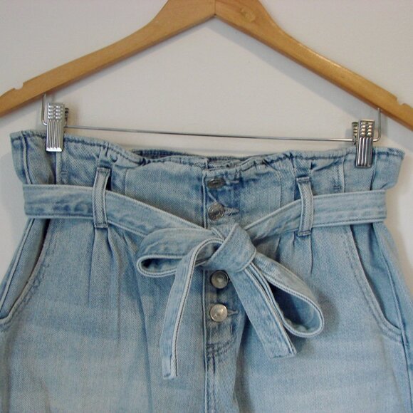 Denim Mom Shorts Paperbag High Waist Pleats Light Wash American Eagle Size 00 - Picture 4 of 16